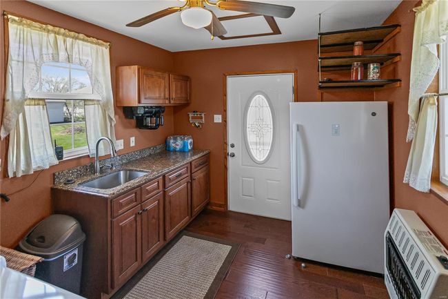 708 N Giddings Ave, House other with 3 bedrooms, 2 bathrooms and 2 parking in Jerseyville IL | Image 38