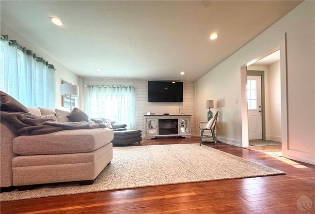 Living Room, facing entryway | Image 19