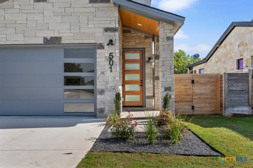 501 E Burton St, Manor, TX, 78653-4705 | Card Image