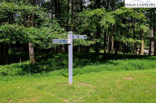 4 Oak Dr, Glade Valley, NC, 28627-6021 | Card Image