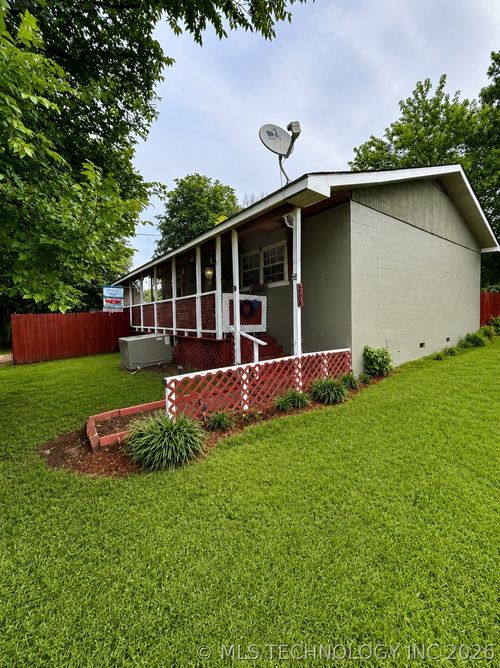 305 Highland Ave, Wister, OK, 74966 | Card Image