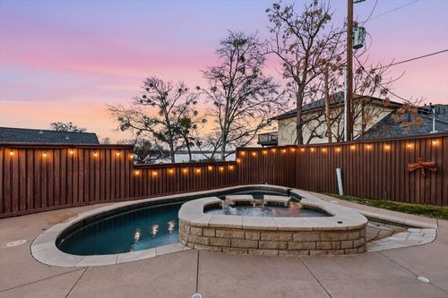 6 Horseshoe Dr, Highland Village, TX, 75077-6714 | Card Image