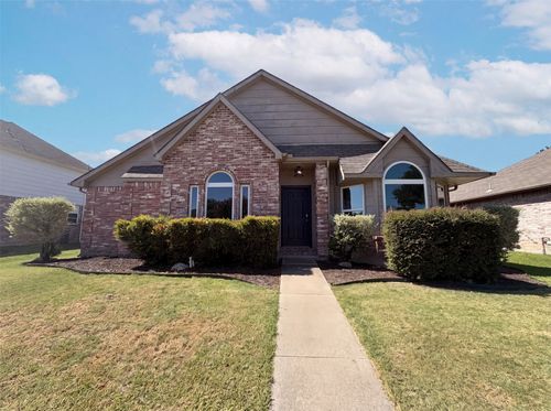 713 Lake Bluff Dr, Flower Mound, TX, 75028-7219 | Card Image