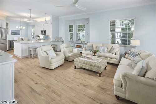 101-740 Bentwater Cir, NAPLES, FL, 34108-6759 | Card Image