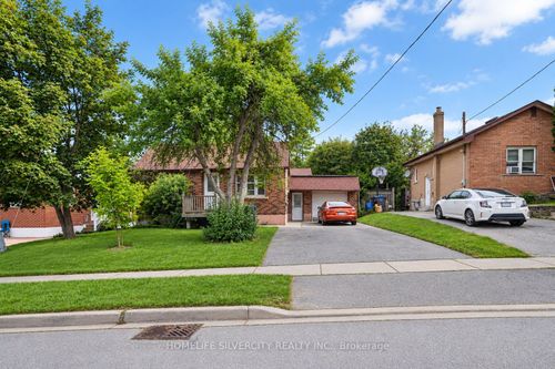 30 Woodward Ave, Brampton, ON, L6V1K1 | Card Image