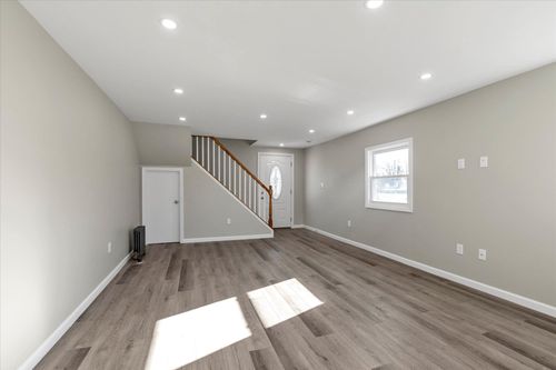 137 246th St, Rosedale, NY, 11422-1835 | Card Image