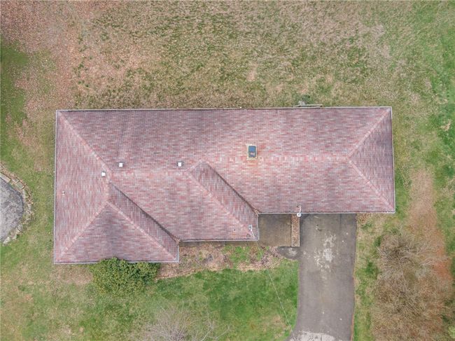 457 Sharon Bedford Rd, House other with 3 bedrooms, 1 bathrooms and 2 parking in West Middlesex PA | Image 6