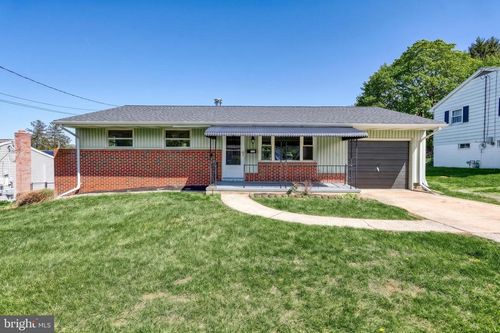 439 N Lombard St, DALLASTOWN, PA, 17313-1815 | Card Image