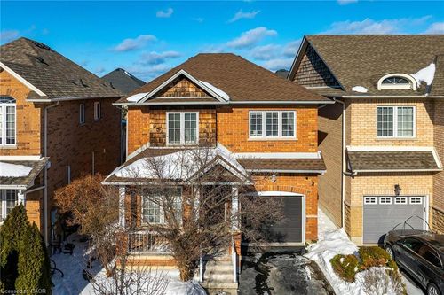 33 Panorama Way, Stoney Creek, ON, L8E6C6 | Card Image