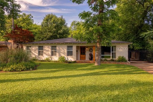 10405 Lake Gardens Drive, Dallas, TX, 75218 | Card Image