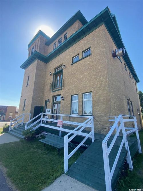 201 Main St, Arcola, SK, S0C0G0 | Card Image