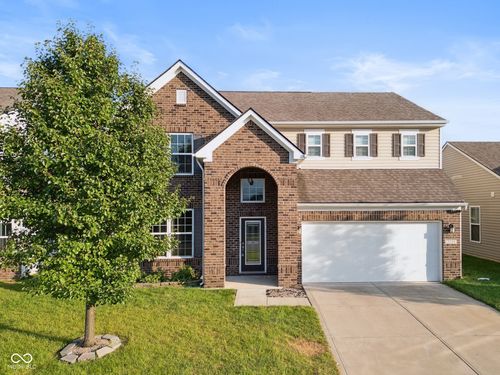 2251 Creek Bank Dr, Columbus, IN, 47201-1483 | Card Image