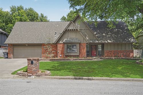 8905 69th East Ave, Tulsa, OK, 74133-5004 | Card Image