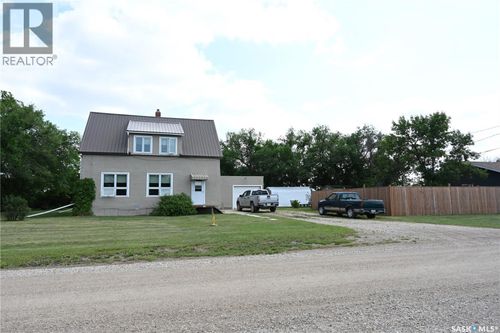 111 3rd Ave, Hanley, SK, S0G0A6 | Card Image