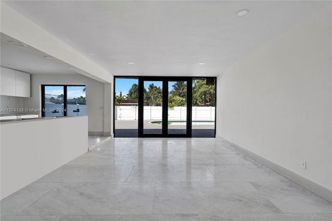 1115 N Northlake Dr, House other with 3 bedrooms, 3 bathrooms and null parking in Hollywood FL | Image 7