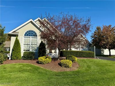 37 - 5203 Nashua Drive, Condo with 2 bedrooms, 2 bathrooms and null parking in Austintown OH | Image 1