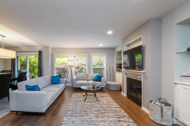 1452 Stevens St, Townhouse with 3 bedrooms, 3 bathrooms and 5 parking in White Rock BC | Image 4