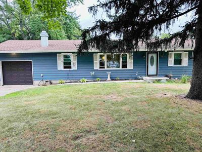 701 Middlebury Street, House other with 3 bedrooms, 2 bathrooms and null parking in Goshen IN | Image 2