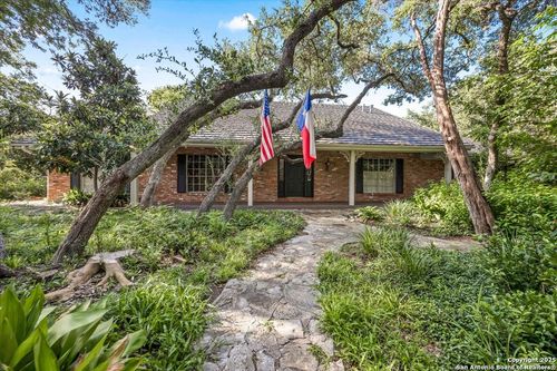 102 W Mossy Cup St, Shavano Park, TX, 78231-1229 | Card Image