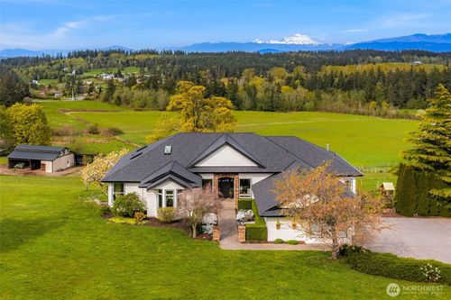 221 Baker View Ln, Camano Island, WA, 98282-7282 | Card Image