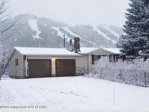 700 E Pearl Ave, Jackson, WY, 83001-8412 | Card Image
