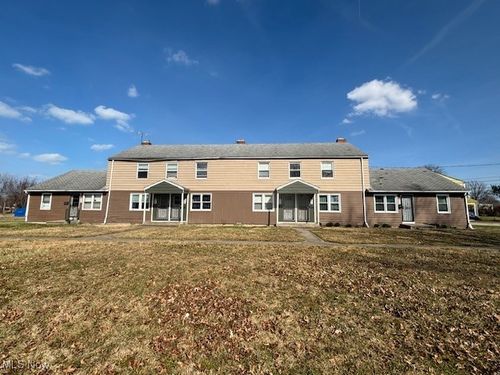 900 S Central Dr, Lorain, OH, 44052-4954 | Card Image