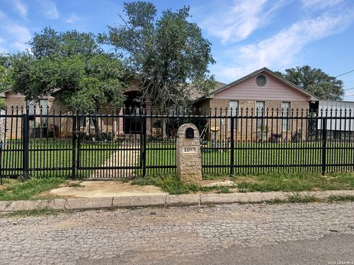 1103 Hidalgo St, Crystal City, TX, 78839-4315 | Card Image