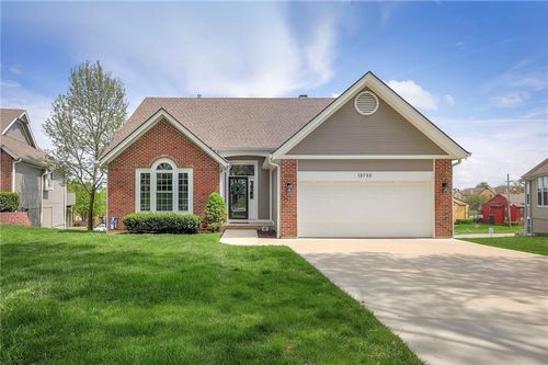 13733 Pembroke Circle, Leawood, KS, 66224 | Card Image