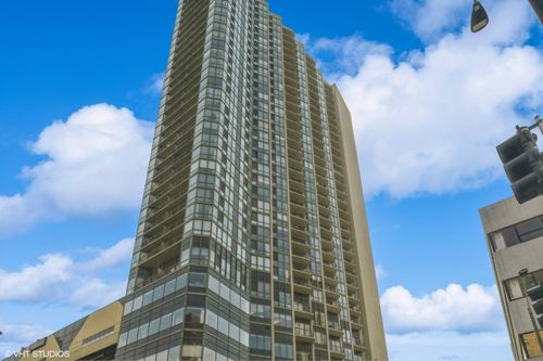 apt-2803-111 W Maple St, Chicago, IL, 60610-5460 | Card Image