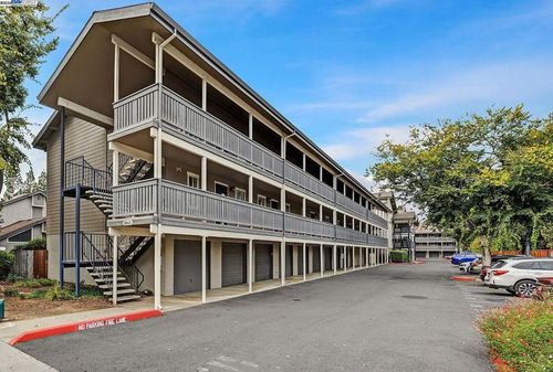 apt-f-3845 Vineyard Ave, Pleasanton, CA, 94566-6778 | Card Image