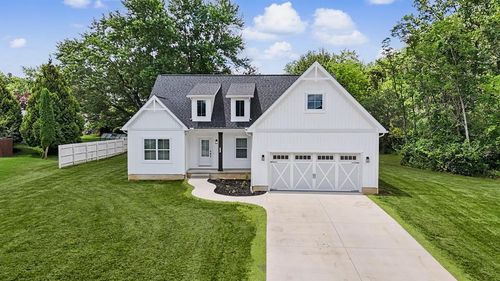 141 Hazel Dr, Ontario, OH, 44906-2276 | Card Image