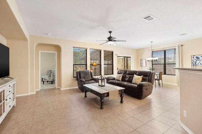 366 Matthews, House other with 3 bedrooms, 2 bathrooms and 4 parking in Kyle TX | Image 12