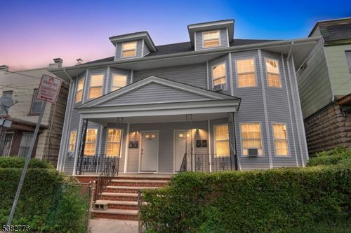 24 Willoughby St, Newark, NJ, 07112-1529 | Card Image