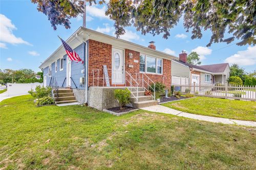 2522 Lincoln Blvd, N Bellmore, NY, 11710-2625 | Card Image