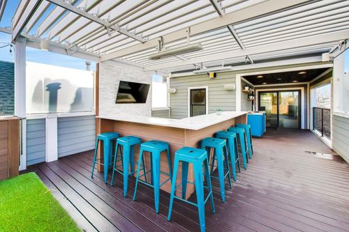 1428 W George St, Chicago, IL, 60657-4104 | Card Image