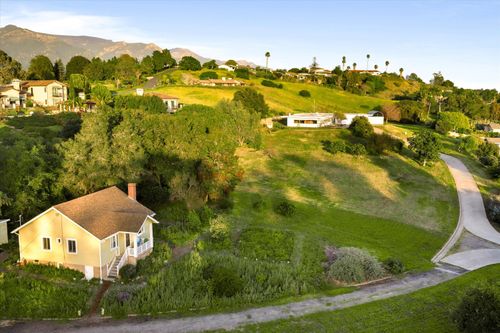 510 Los Verdes Dr, Santa Barbara, CA, 93111-1508 | Card Image