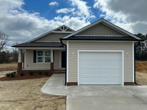 52 Grace Pond Ave, Benson, NC, 27504-5119 | Card Image