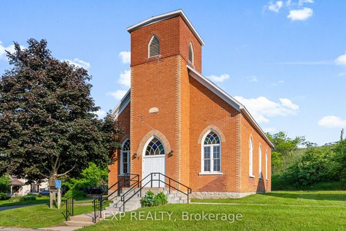 64 Malloch St, Douglas, ON, K0J1S0 | Card Image