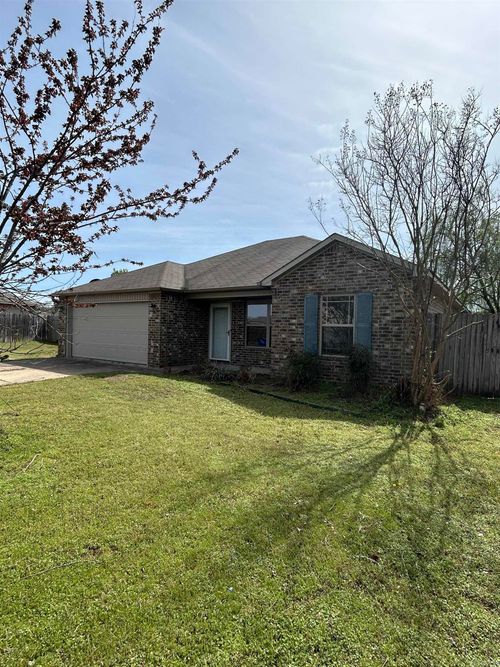 38 Waycross Dr, Greenbrier, AR, 72058-8525 | Card Image