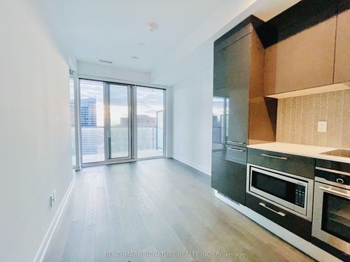 2711-3 Gloucester St, Toronto, ON, M4Y0C6 | Card Image