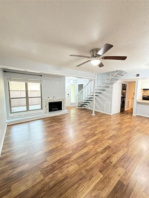 1095-3121 Park Ln, Dallas, TX, 75220-2740 | Card Image