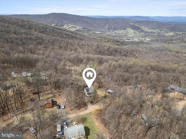 161 Apache Trl, House other with 3 bedrooms, 3 bathrooms and null parking in Chester Gap VA | Image 34