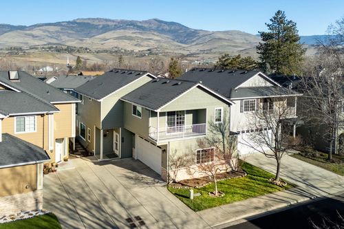 267 Meadow Dr, Ashland, OR, 97520-3764 | Card Image