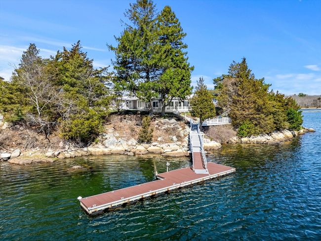 62 Crafts Rd, House other with 5 bedrooms, 2 bathrooms and 6 parking in Gloucester MA | Image 4
