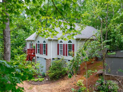 345 Ravenwood Ln, Horse Shoe, NC, 28742-9712 | Card Image