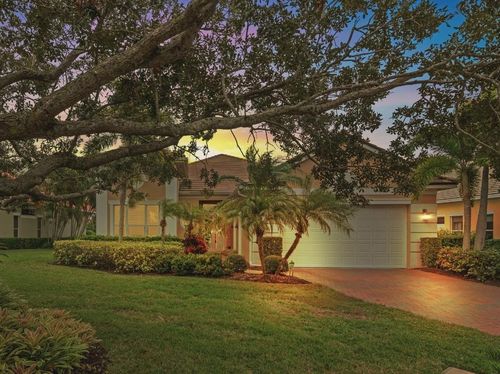 1274 River Reach Dr, Vero Beach, FL, 32967-1831 | Card Image