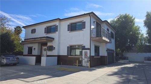 8238 N Sharuzi Ln, Northridge, CA, 91325-4400 | Card Image