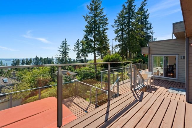 4750 Meadfeild Road, House other with 5 bedrooms, 4 bathrooms and null parking in West Vancouver BC | Image 24