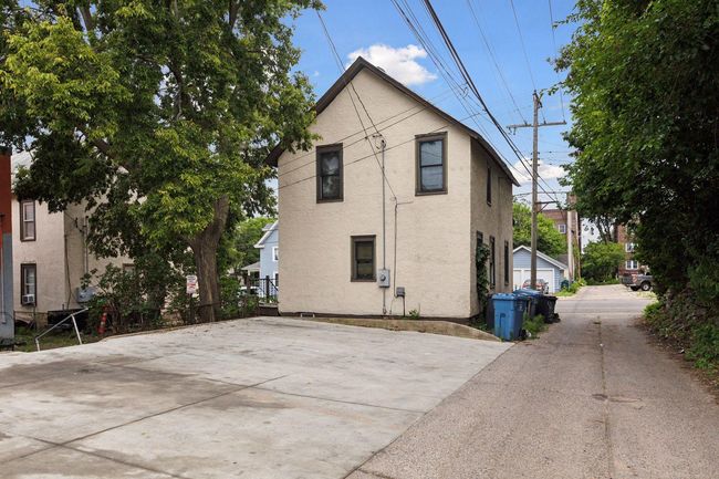 Off-street parking in driveway | Image 59