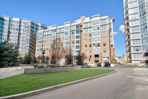 402-24 Varsity Estates Cir Nw, Calgary, AB, T3A2X8 | Card Image